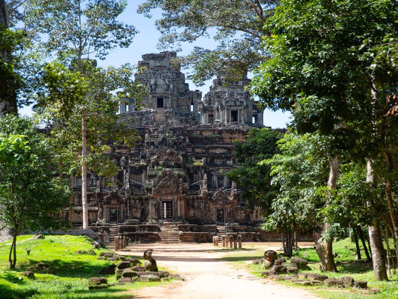 An unexpected temple on the road
