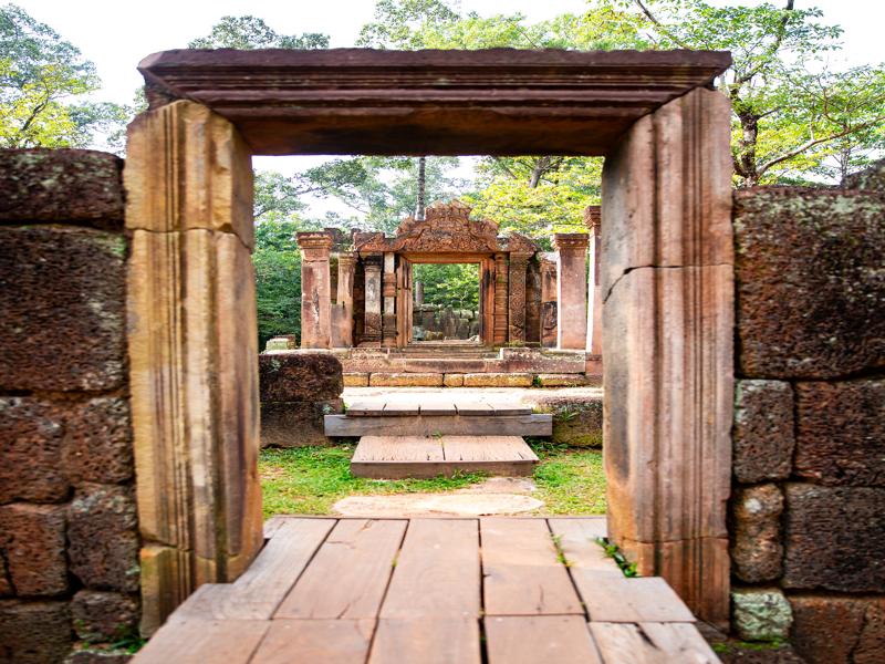 Banteay Srei temple