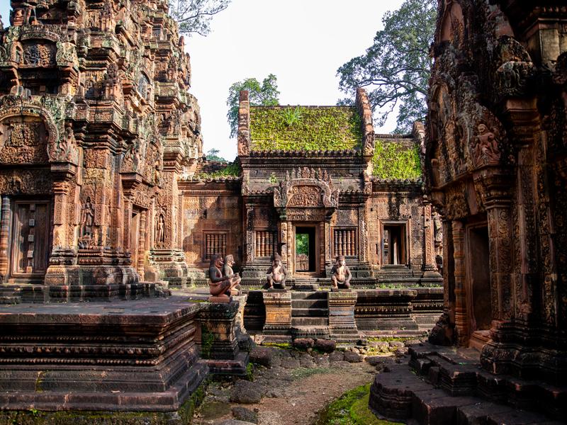 Banteay Srei temple