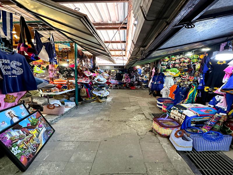 Touristy market for souveniers