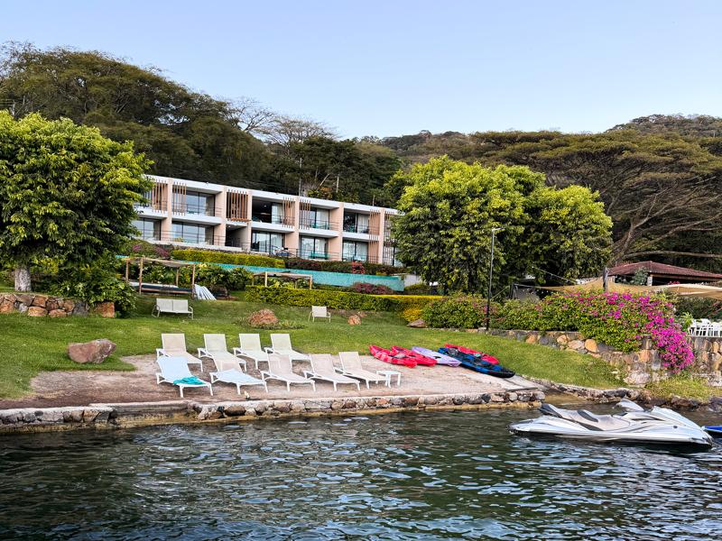 We made it to our hotel on Coatepeque Lake