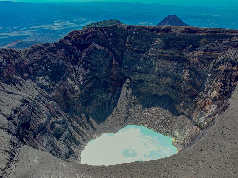 Impressive sulphurous turquise lake