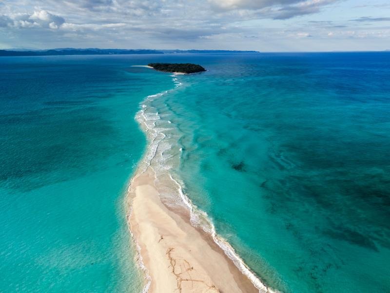 Morning at the sandbar, tide is going down