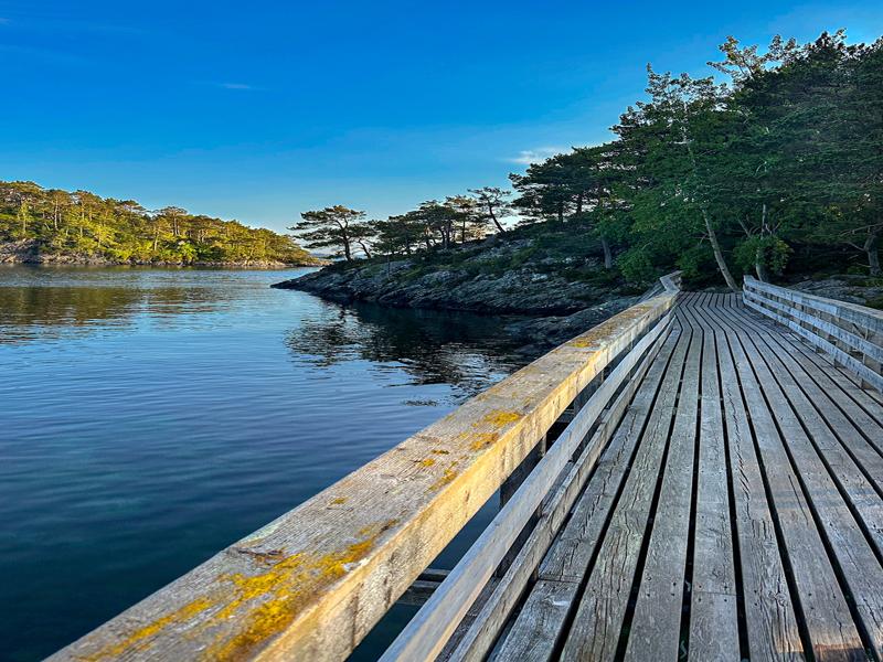 Hike across to an island