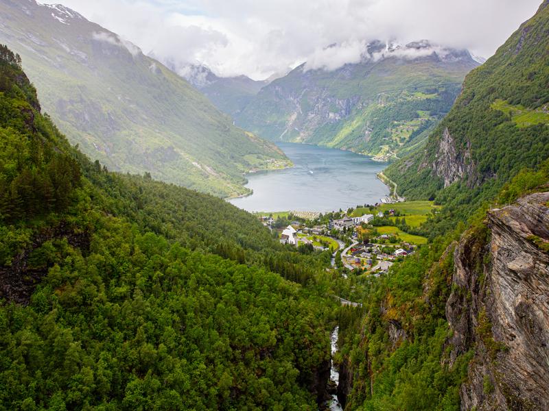 View coming into Geiranger