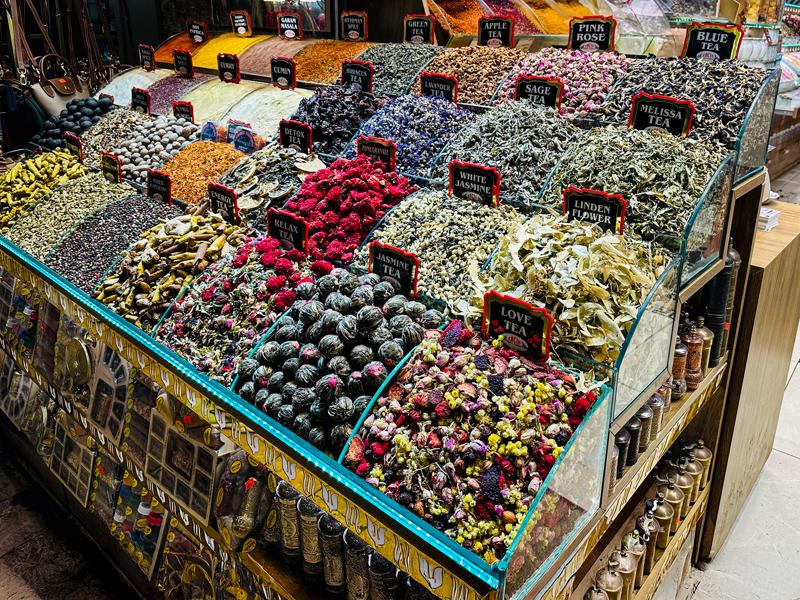 Dried tea in the spice market