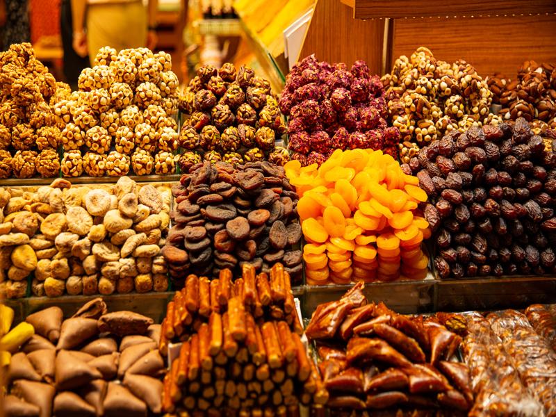 Dried fruit in the spice market